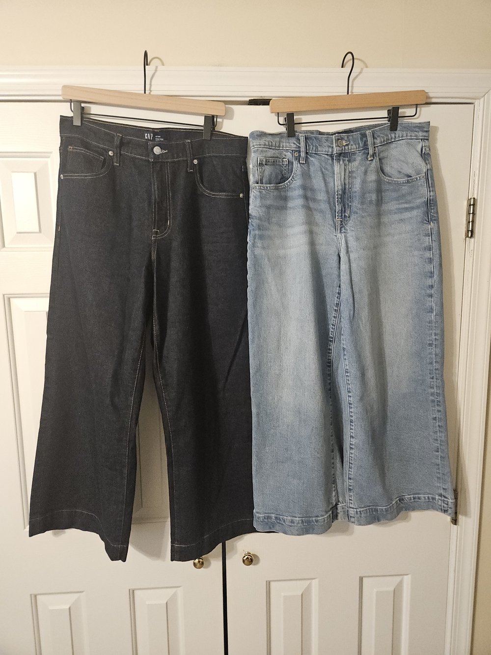 Womens GAP High Rise Wide-Leg Croppoed Jeans Lot 2 Dark Wash/Washed Size 12/31R. - Picture 2 of 16